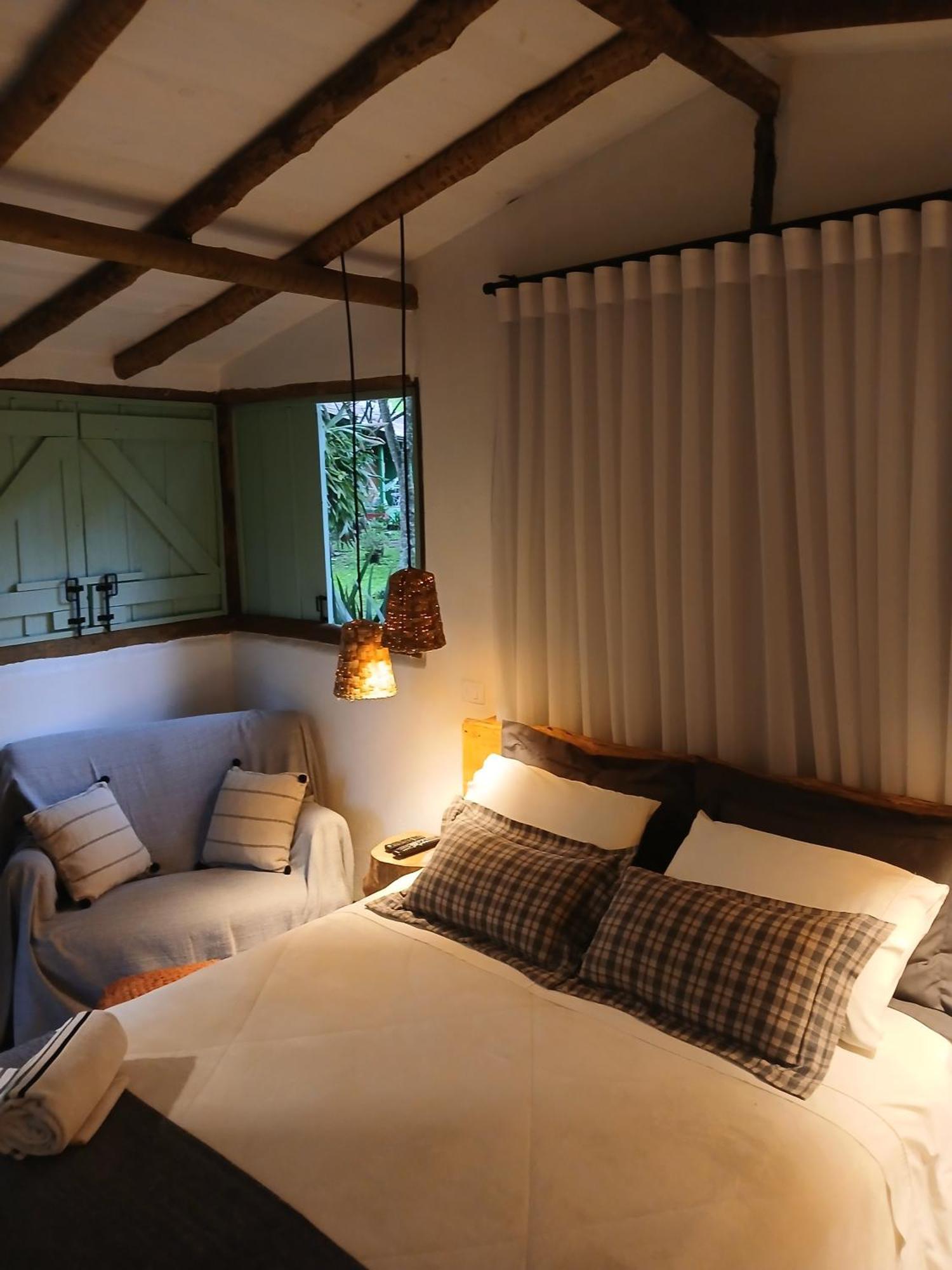 Aconchego Da Roca Hotel กอนซัลวิซ ภายนอก รูปภาพ